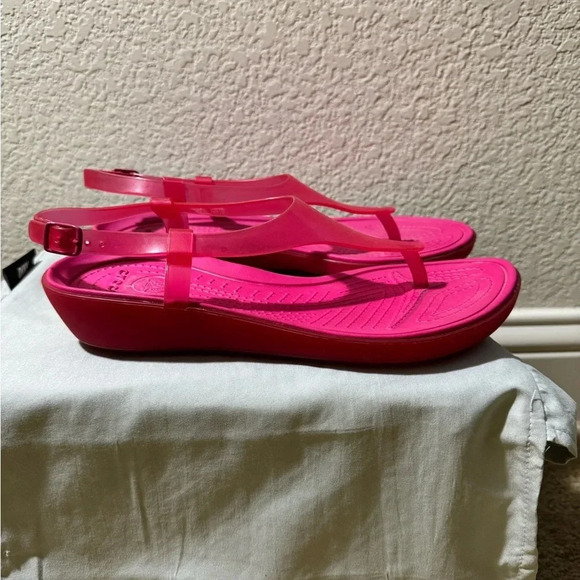 Crocs Women’s S Really Sexi Pink Jelly T-Strap Sandals Velcro Buckle Wedge Sz 9 - Picture 2 of 8